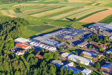 Industriegebiet Oberwiesachstraße mit ROHE Technology GmbH, Pewe Weidlich GmbH, SuperAlloy Manufaktur GmbH und Dobergo GmbH & Co. KG im Ortsteil Betzweiler in Loßburg im Bundesland Baden-Württemberg, Deutschland