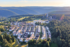 Am Kohlstätter Hardt vor den Krankenhäuser Landkreis Freudenstadt gGmbH im Bundesland Baden-Württemberg, Deutschland