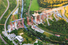 Baustelle der Neckartalhochbrücke Horb am Neckar zur Überquerung des Neckars für die B32 / B28 im Bundesland Baden-Württemberg, Deutschland