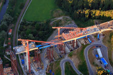 Baustelle der Neckartalhochbrücke Horb am Neckar zur Überquerung des Neckars für die B32 / B28 im Ortsteil Nordstetten im Bundesland Baden-Württemberg, Deutschland von oben gesehen