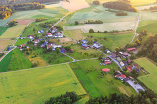 Dorfansicht aus Westen im Ortsteil Brachfeld in Sulz am Neckar im Bundesland Baden-Württemberg, Deutschland