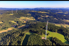 Windräder im Schwarzwald im Ortsteil Bruck in Schramberg im Bundesland Baden-Württemberg, Deutschland