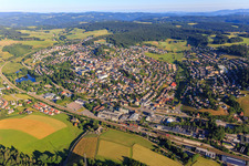 Stadtübersicht aus Südosten im Ortsteil Saint Georgen im Schwarzwald in St. Georgen im Schwarzwald im Bundesland Baden-Württemberg, Deutschland