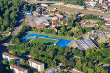 Luftbild von Sportplatz und -Halle des TV Villingen 1848 und des Gymnasium am Hoptbühl in Villingen-Schwenningen im Bundesland Baden-Württemberg, Deutschland