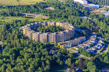 Rundes Wohnhochhausensemble am Kopsbühl und Terrassenhäuser Auf d. Höhe im Ortsteil Villingen in Villingen-Schwenningen im Bundesland Baden-Württemberg, Deutschland