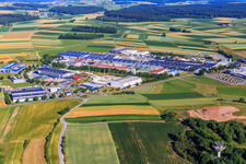 Industriegebiet Im Moos mit Fahrner Logistics, Beton-Fertigteil-Union GmbH & Co. KG und WUSTEC GmbH & Co. KG im Ortsteil Waldmössingen in Schramberg im Bundesland Baden-Württemberg, Deutschland