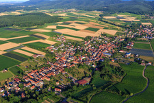 Ortsansicht aus Osten in Steinseltz im Bundesland Bas-Rhin, Frankreich
