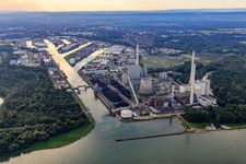 Rheinhafen-Dampfkraftwerk Karlsruhe und Rheinhäfen am Morgen aus Westen im Ortsteil Daxlanden im Bundesland Baden-Württemberg, Deutschland