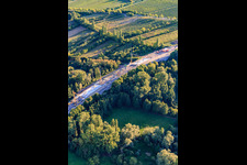 Dauerbaustelle zum vierpsurigen Ausbau der B10 im Ortsteil Godramstein in Landau in der Pfalz im Bundesland Rheinland-Pfalz, Deutschland