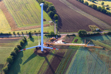 Luftbild von Repowering einer Windkraftanlage vor Montage der Rotoren im Ortsteil Sotzweiler in Tholey im Bundesland Saarland, Deutschland