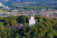 Luftbild von Schaumberg mit Skywalk, Schaumberg Alm und Aussichts- und Fernmeldeturm Schaumbergturm in Tholey im Bundesland Saarland, Deutschland