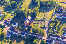 Kath. Kirche "Herz-Jesu" Kostenbach im Ortsteil Oberlöstern in Wadern im Bundesland Saarland, Deutschland
