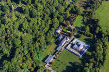 Luftaufnahme von Schloss Dagstuhl mit Leibniz-Zentrum für Informatik,. Schloßgarten und Schlosskapelle in Wadern im Bundesland Saarland, Deutschland