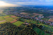 Schrägluftbild von Freckenfeld von Südosten im Bundesland Rheinland-Pfalz, Deutschland
