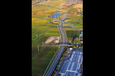 Luftbild von Gillet Baumarkt GmbH und Verlauf der B10 nach Osten mit Ausfahrt Landau/Edesheim in Landau in der Pfalz im Bundesland Rheinland-Pfalz, Deutschland