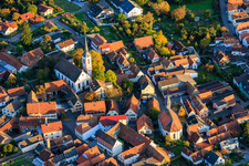 Protestantische Kirche Göcklingen und Laurentiuskirche im Bundesland Rheinland-Pfalz, Deutschland