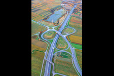 Verlauf der B10 nach O an der Anschlussstelle Landau/Edesheim in Landau in der Pfalz im Bundesland Rheinland-Pfalz, Deutschland