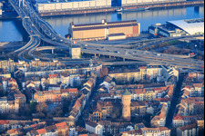 Zufahrten von der Hochstraße Nord(B44) auf die Kurt-Schuhmacher-Brücke über den Rhein mit ZG Raiffeisen Getreidesilo und neska Schiffahrts- und Speditionskontor GmbH im Ortsteil Mitte in Ludwigshafen am Rhein im Bundesland Rheinland-Pfalz, Deutschland