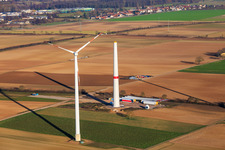 Repowering des Windpark Minfeld. JUWI ersetzt vier Altanlagen (GE 1.5) aus 2004 durch zwei neue, modernen Anlagen vom Typ Vestas V162 mit je sechs MW im Bundesland Rheinland-Pfalz, Deutschland
