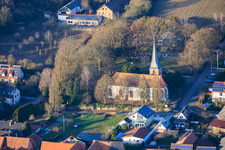 Protest. Wolfgangskirche im Winter ohne Schnee in Freckenfeld im Bundesland Rheinland-Pfalz, Deutschland
