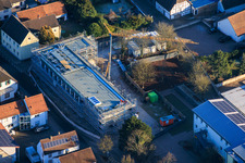 Luftbild von Baustelle für Neubau einer Mensa der Ludwig-Riedinger-Grundschule in Wörth am Rhein im Bundesland Rheinland-Pfalz, Deutschland