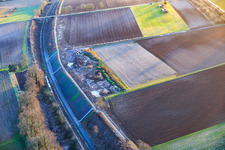 Hangsicherungsarbeiten an der Bahnstrecke Winden Weissenburg und Modellflugplatz in Freckenfeld im Bundesland Rheinland-Pfalz, Deutschland