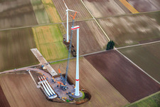 Repowering des Windpark Minfeld. JUWI ersetzt vier Altanlagen (GE 1.5) aus 2004 durch zwei neue, modernen Anlagen vom Typ Vestas V162 mit je sechs MW in Kandel im Bundesland Rheinland-Pfalz, Deutschland aus der Luft