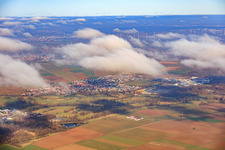 Ortsansicht von Südwesten unter Wolken in Rohrbach im Bundesland Rheinland-Pfalz, Deutschland