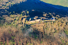 Burgruine Madenburg aus Westen in Waldhambach im Bundesland Rheinland-Pfalz, Deutschland