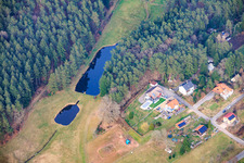 Fischweiher im aufgestauten Hirschbach im Ortsteil Lauterschwan in Vorderweidenthal im Bundesland Rheinland-Pfalz, Deutschland