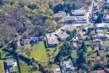 Hans-Meyer-Weg mit Butenschoen-Haus und Bismarkturm in Landau in der Pfalz im Bundesland Rheinland-Pfalz, Deutschland