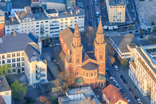 Kirche St. Ludwig an der Wredestraße im Ortsteil Mitte in Ludwigshafen am Rhein im Bundesland Rheinland-Pfalz, Deutschland