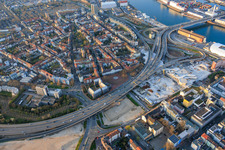 Gelände der künftigen Helmut-Kohl Allee auf dem Grund des bis auf die Grundmauern abgerissenen, ehemaligen Rathaus Center an der noch abzureissenden Hochstraße Nord(B44) im Ortsteil Mitte in Ludwigshafen am Rhein im Bundesland Rheinland-Pfalz, Deutschland