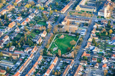Volkspark im Ortsteil Gartenstadt in Ludwigshafen am Rhein im Bundesland Rheinland-Pfalz, Deutschland