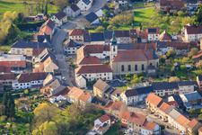 Kirche Saint-Wendelin am Jardin St Wendelin in Diebling im Bundesland Moselle, Frankreich