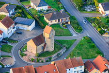 Sehr alte befestigte Kapelle aus dem Jahr 796 im Ortsteil Heckenransbach in Ernestviller im Bundesland Moselle, Frankreich