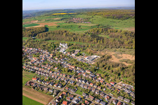Dorfansicht im Bliestal mit Bliesmühle im Ortsteil Breitfurt in Blieskastel im Bundesland Saarland, Deutschland