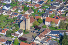 Marktplatz mit Pfarrkirche St. Josef im Ortsteil Sitterswald in Kleinblittersdorf im Bundesland Saarland, Deutschland
