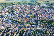 Stadtansicht aus Norden in Landau in der Pfalz im Bundesland Rheinland-Pfalz, Deutschland