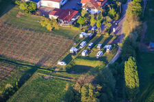 Wohnmobilstellplatz bei Weingut Junker am Sonnenberghof in Impflingen im Bundesland Rheinland-Pfalz, Deutschland