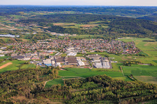 Ortsansicht aus Norden mit Gewerbegebiet Nord und SMIA Technology Germany GmbH, Metob Beschichtungen GmbH und Koinor Polstermöbel GmbH & Co. KG in Michelau in Oberfranken im Bundesland Bayern, Deutschland