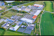 Gewerbegebiet Haßfurt-Ost Robert-Bosch-Straße mit RENO, OBI und E center Frischemarkt Meyer im Ortsteil Kleinaugsfeld im Bundesland Bayern, Deutschland