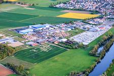 Gewerbegebiet am Mainufer mit Sägewerk Reitz GmbH und Betonwerk GODELMANN GmbH & Co. KG in Wonfurt im Bundesland Bayern, Deutschland