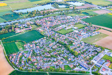 Dorfübersicht von Norden am Mainufer im Ortsteil Obertheres in Theres im Bundesland Bayern, Deutschland
