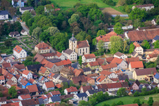 Schloss Gut Obbach und Kirche - Evangelisch-Lutherische in Euerbach im Bundesland Bayern, Deutschland