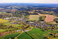 Dorfansicht aus Norden mit Agrargenossenschaft Frankenwald e.G in Lehesten im Bundesland Thüringen, Deutschland