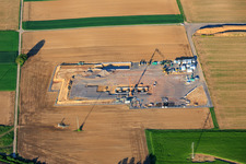 Baustelle des zweiten Bohrplatz auf dem Trappelberg des Lionheart-Projekts der Vulcan Energy für die zukünftige klimaneutrale Wärmeversorgung der Stadt Landau sowie Lithiumextraktion und Stromproduktion durch ORC-Anlage in Rohrbach im Bundesland Rheinland-Pfalz, Deutschland