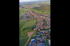 Hatzenbühl aus Westen im Bundesland Rheinland-Pfalz, Deutschland