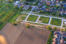 Erste Baustelle im Neubaugebiet Im Kirschgarten in Winden im Bundesland Rheinland-Pfalz, Deutschland