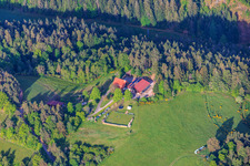 Aussiedlerhöfe in Hinterholz im Ortsteil Kienbächle in Schiltach im Bundesland Baden-Württemberg, Deutschland